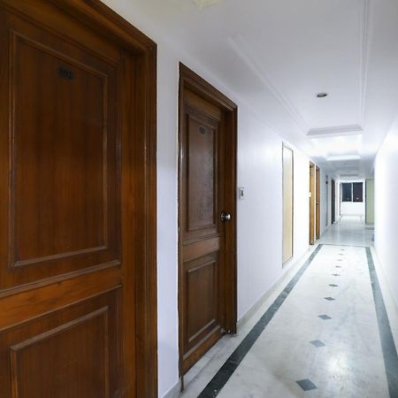 ואדודרה Spot On Hotel Hilltop מראה חיצוני תמונה